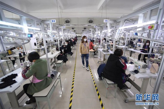 福建晉江 防疫不松勁，復產搶春光——服裝業按下“加速鍵”